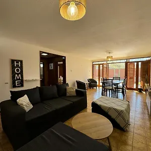 Encanto Mendocino: Espaciosa Casa En Juan B Justo Mendoza